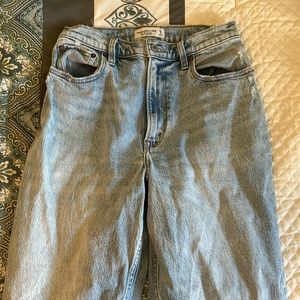Abercrombie & Fitch Straight High Rise Jeans